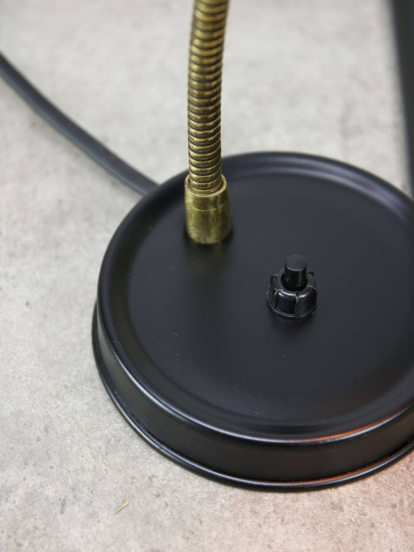 Mid-Century Italian Mini Gooseneck Table Lamp in Black and Brass