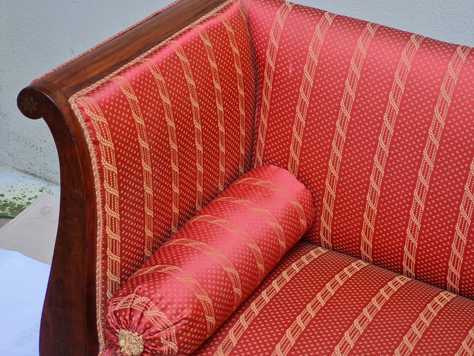 Boat-shaped sofa in 19th-century style