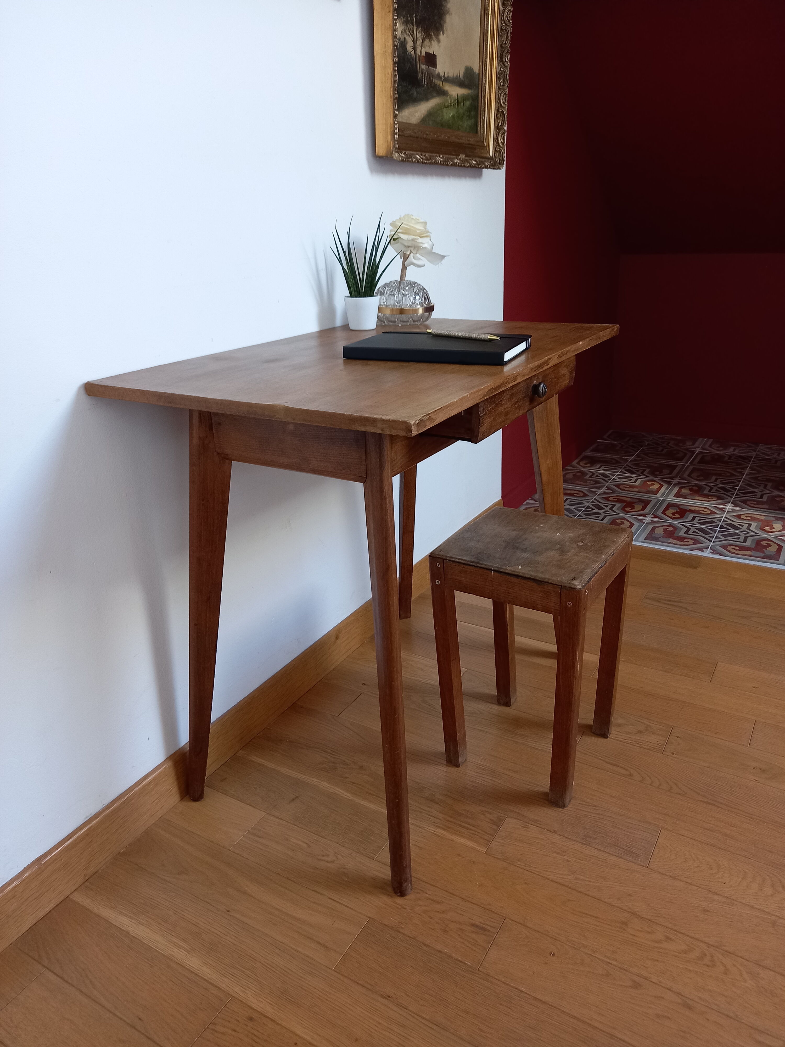 Bureau pieds compas
