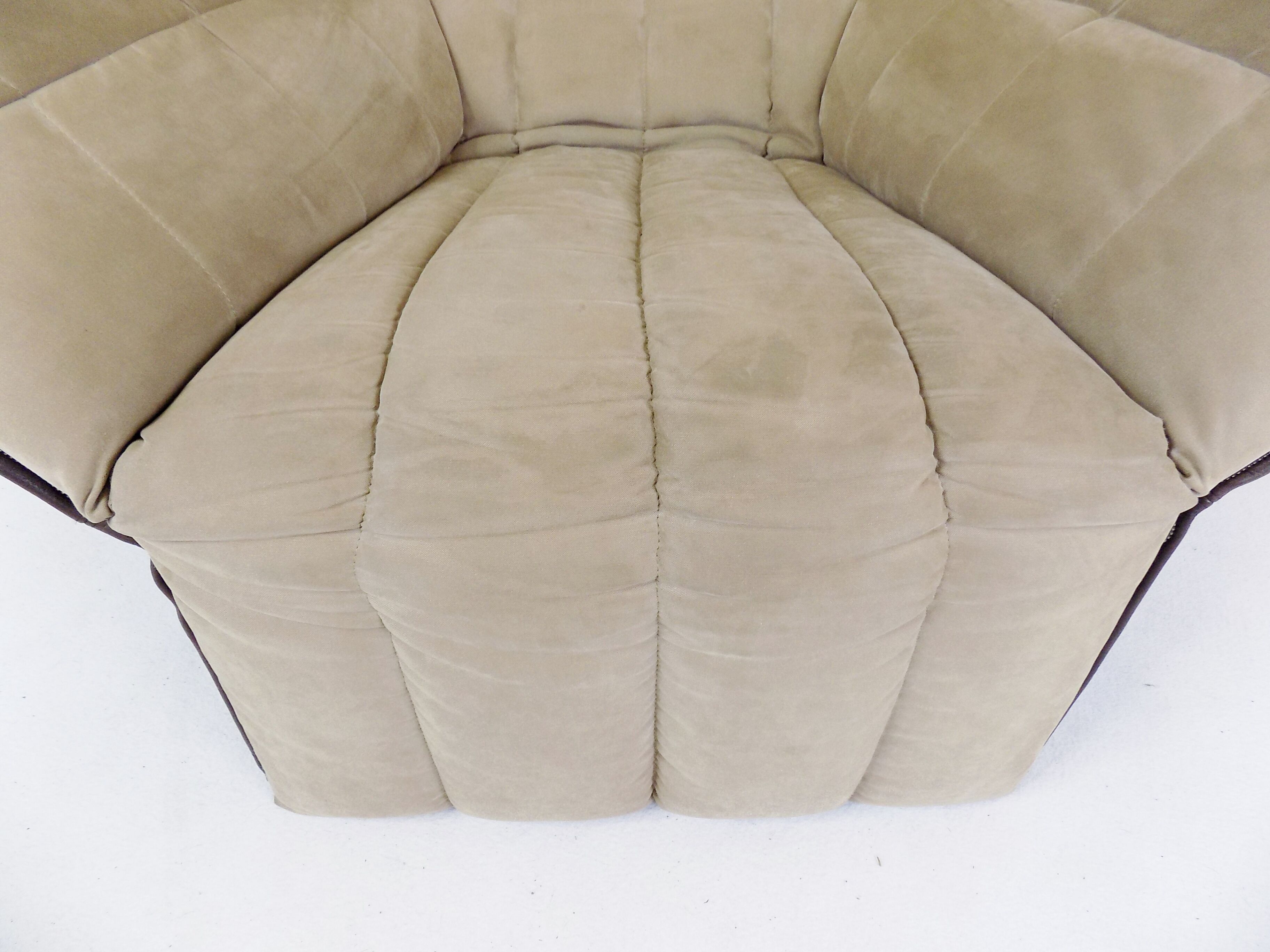 Moel lounge chair by Inga Sempé for Ligne Roset