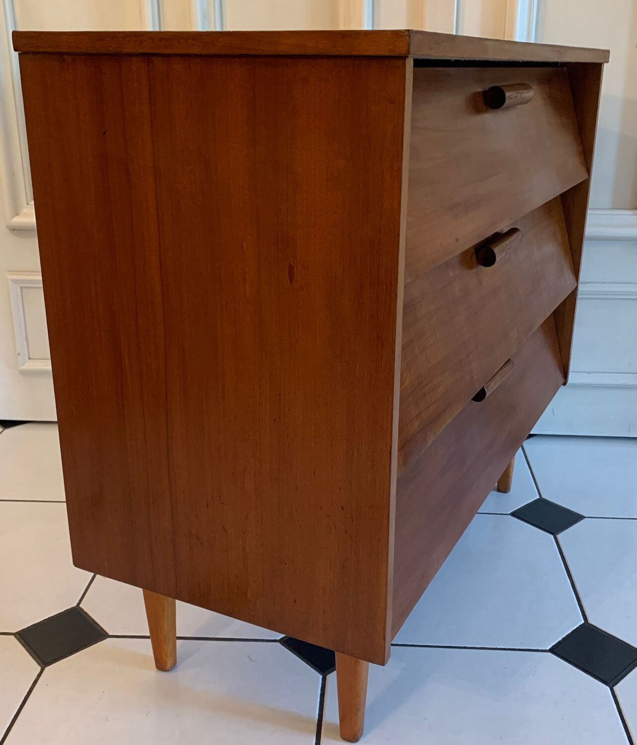 Meuble à chaussures vintage pieds compas