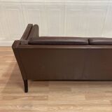 Canapé 3 places cuir design scandinave.