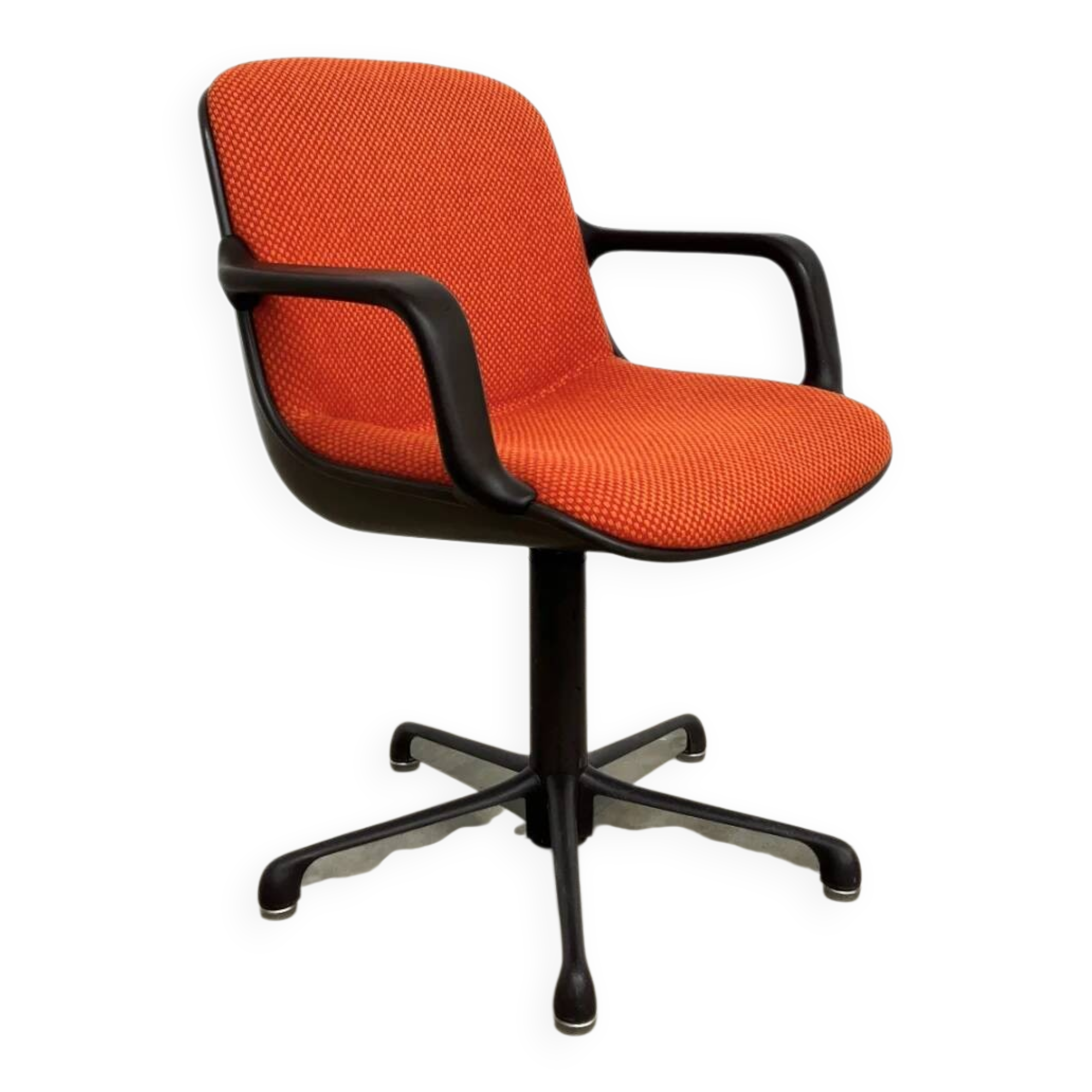 Fauteuil visiteur Charles Pollock pour Comforto — lainage orange, années 70