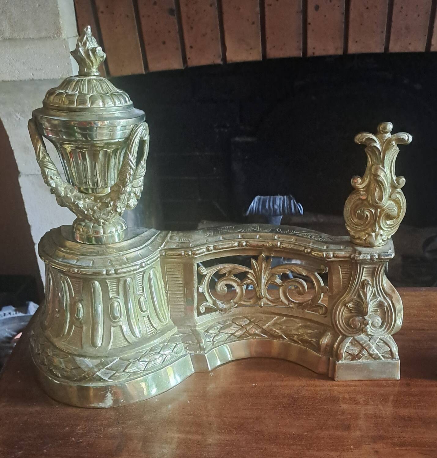 Paire de chenets en bronze doré style Louis XVI XIX éme