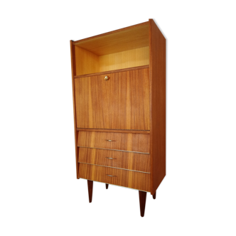 Scandinavian secretary