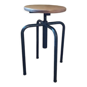 Adjustable workshop stool
