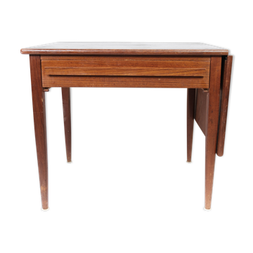 Side table with extensions in teak of Danish design by Silkeborg Furniture, 1960s