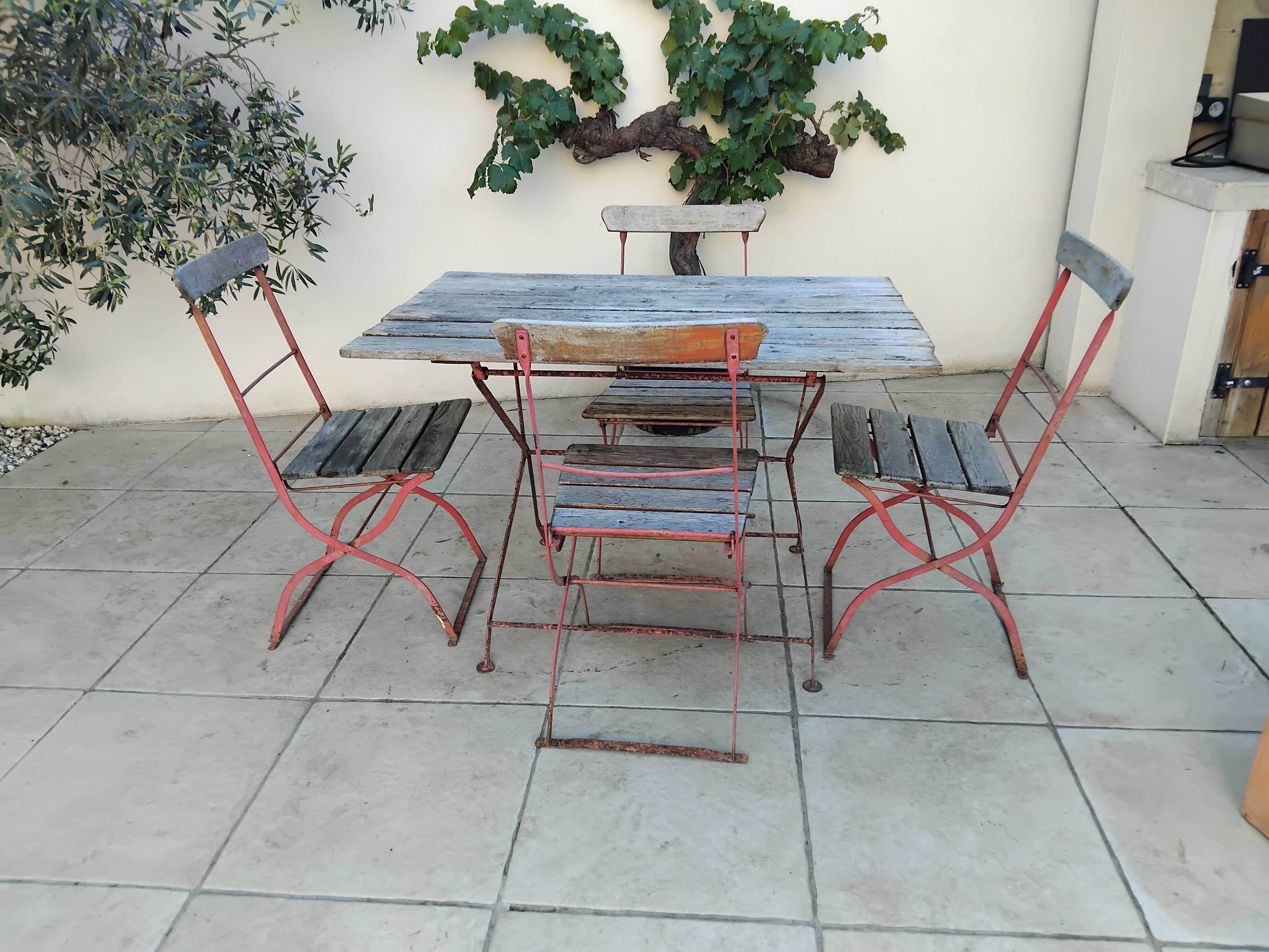 Table and 4 Bistro Guinguette chairs, antique circa 1900.