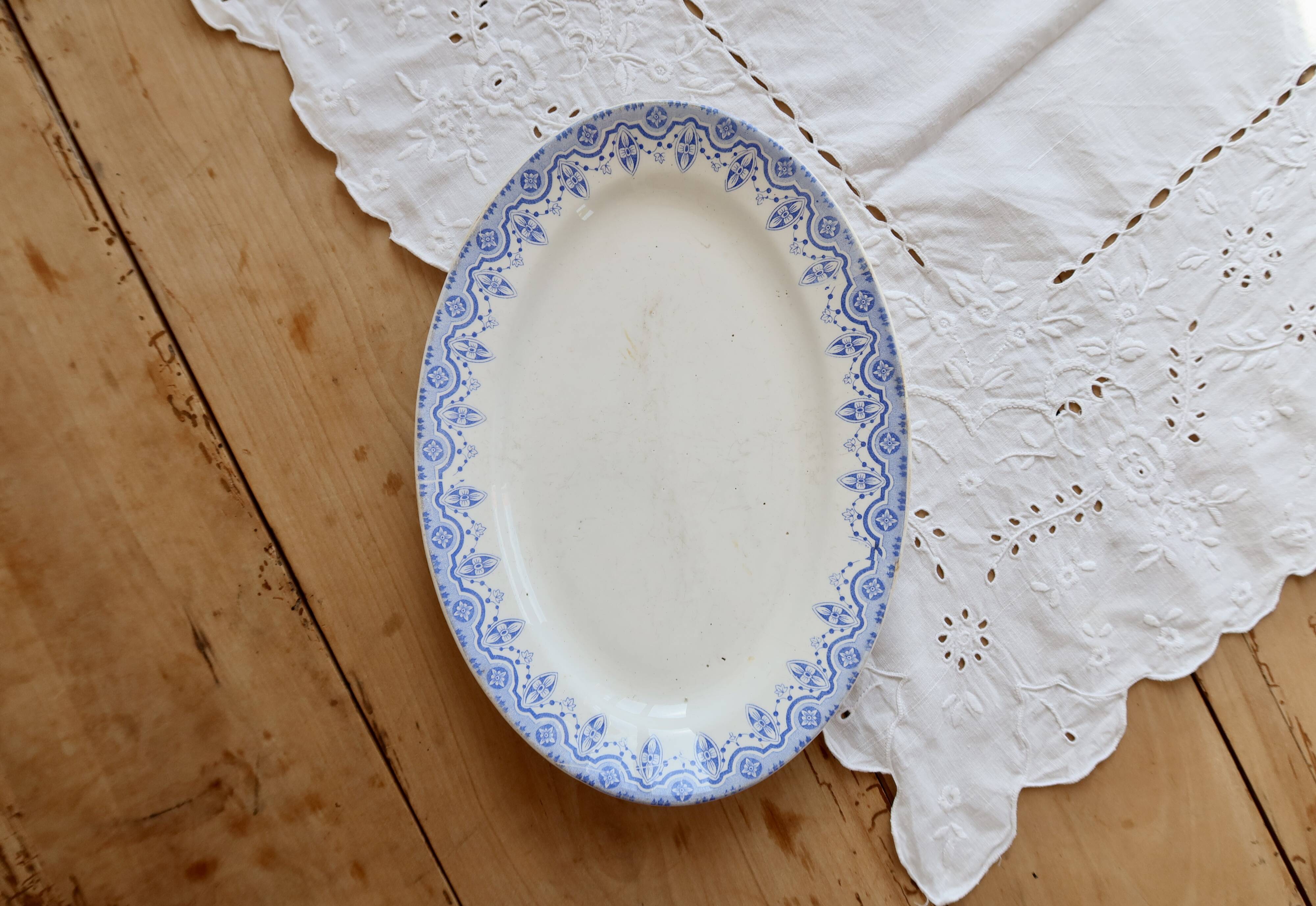 Antique oval plate, ironstone Boch La Louvière Clara.