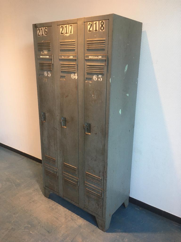 Vestiaire industriel vintage