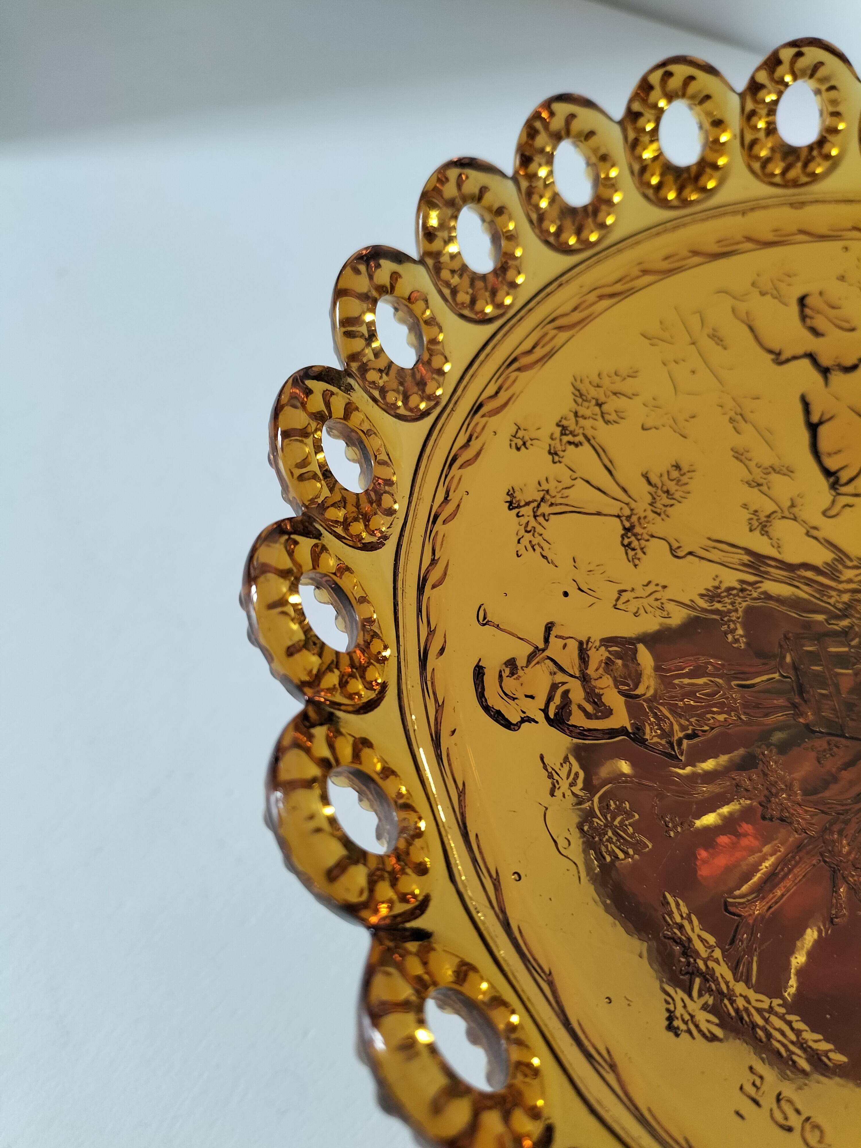 Piédouche Georges Sand verre pressé ambré, Portieux, fin 19ème