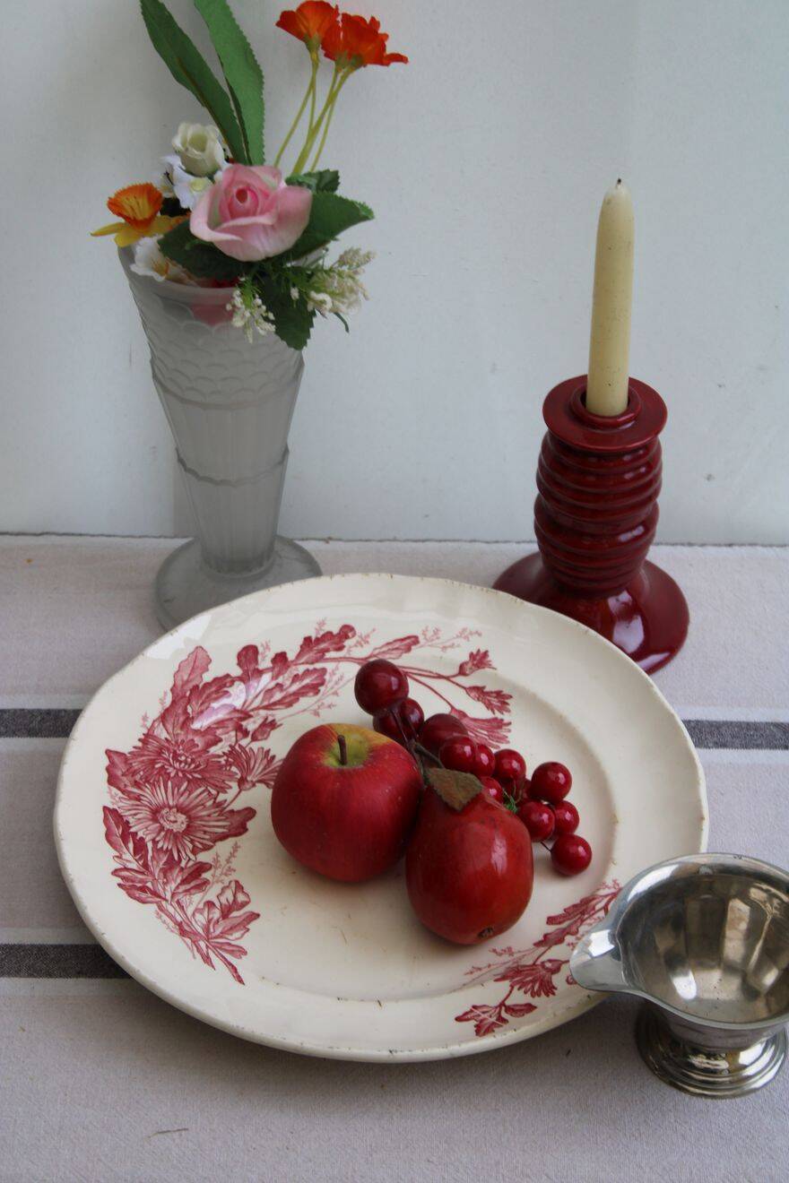 Ceramic serving dish made of ironstone