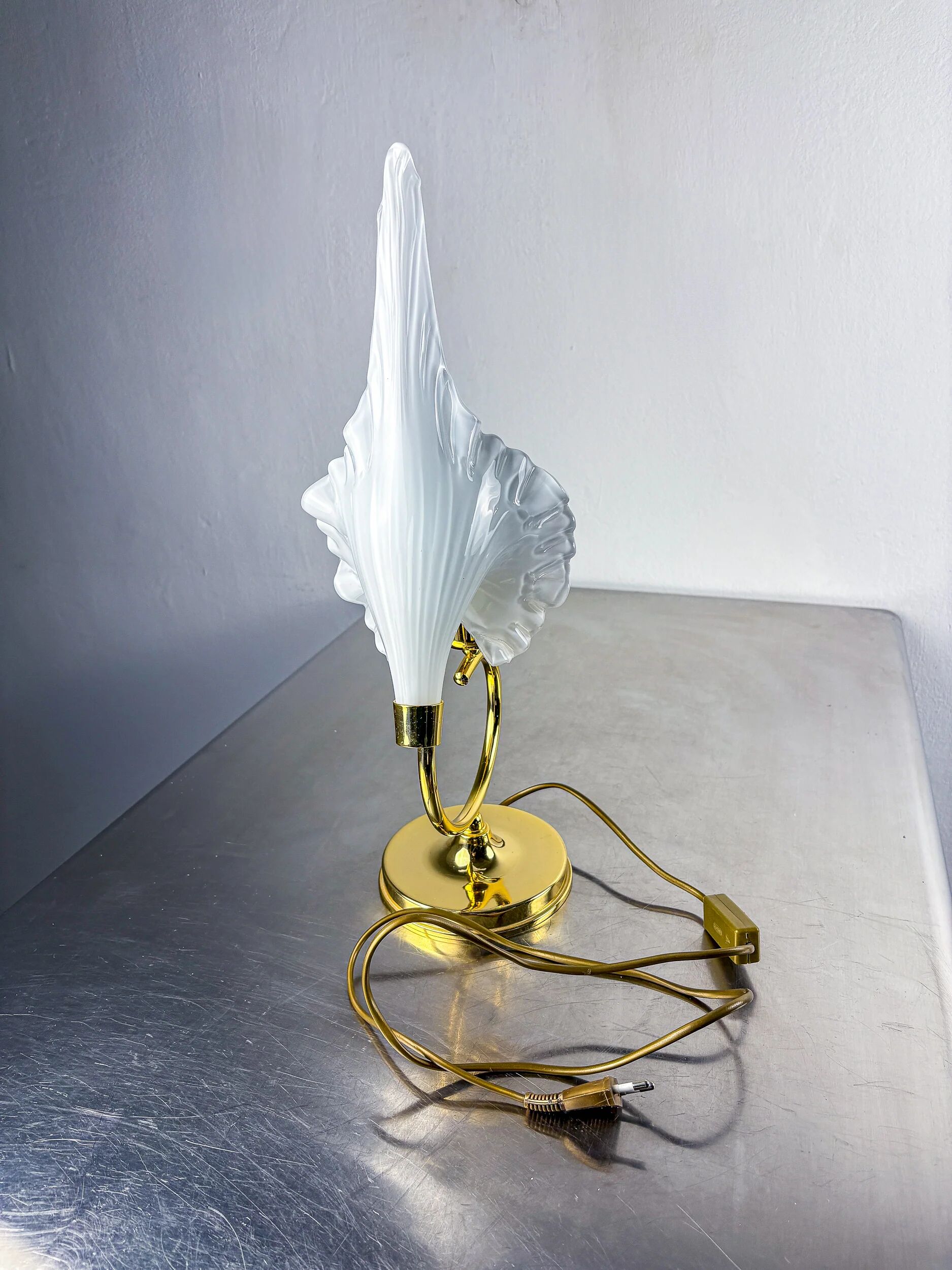 Italian white calla lily flower table lamp, Murano glass, 1970s