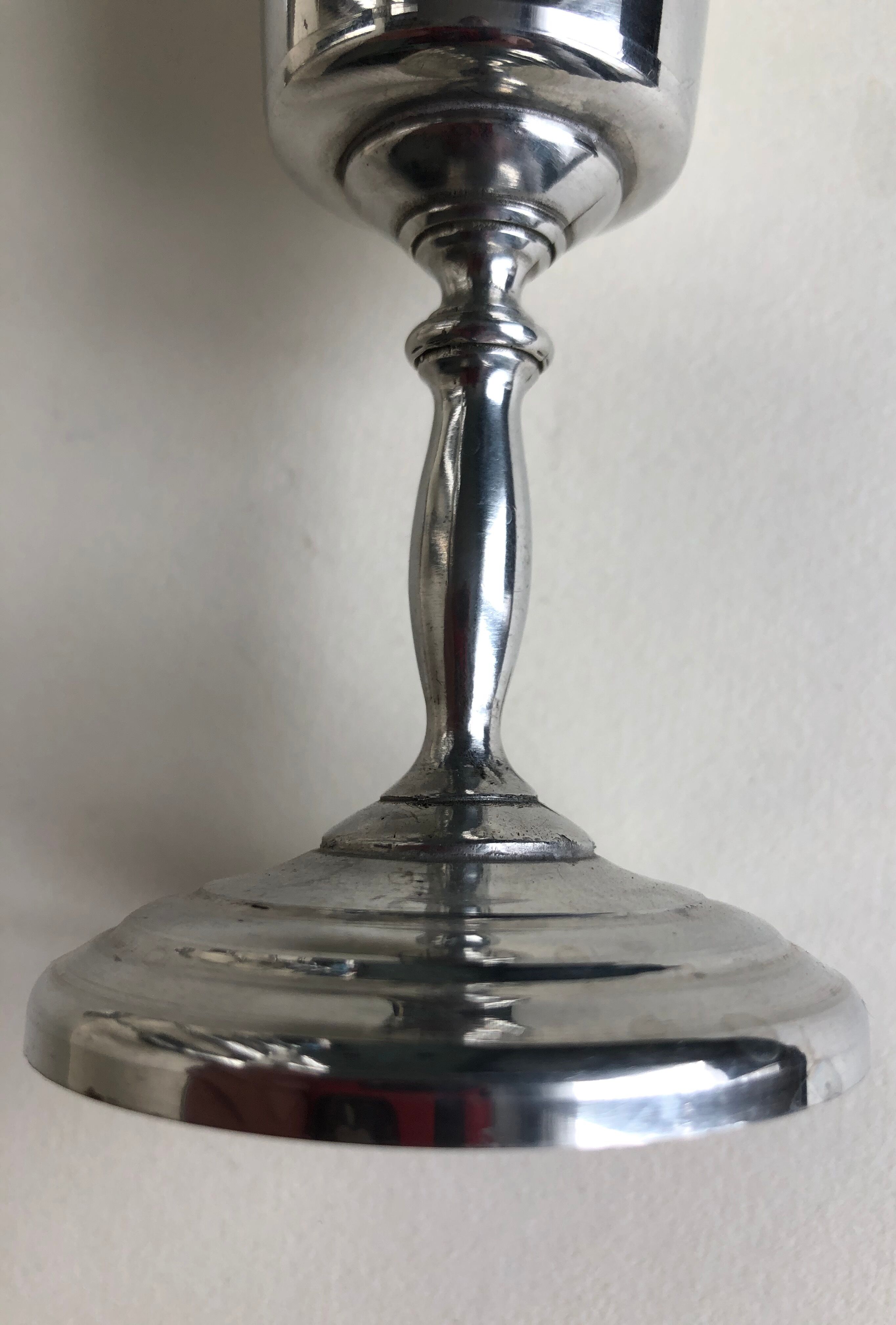 Ensemble de huit flutes en métal argenté