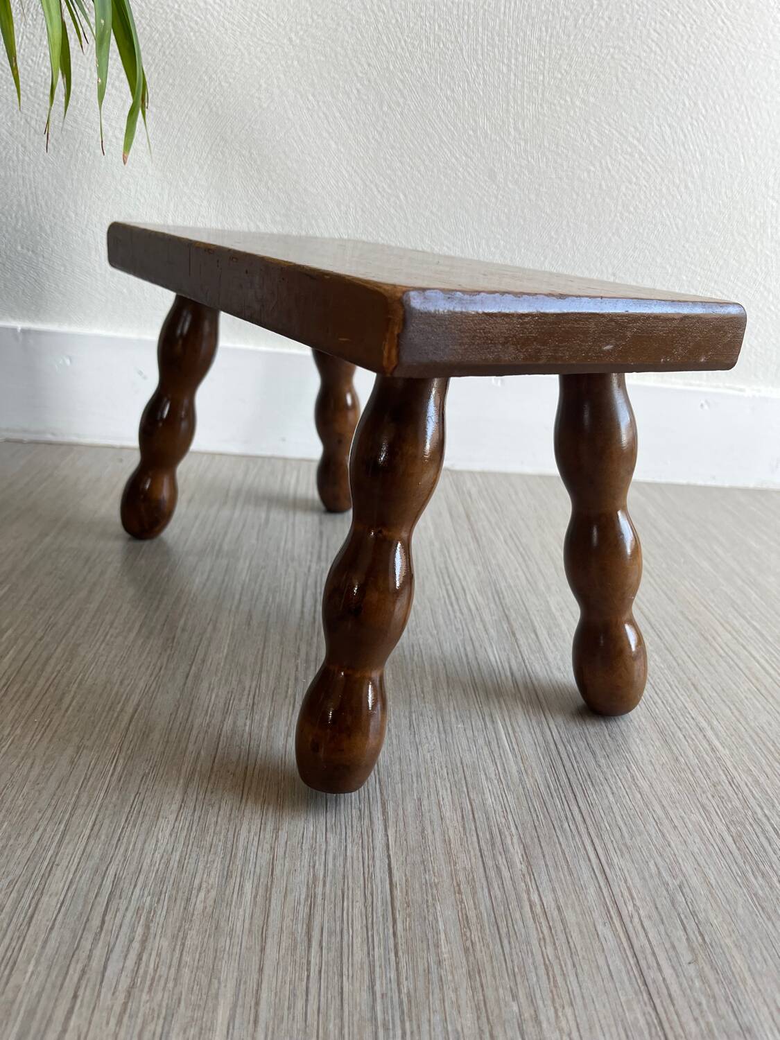 Bobbin decor wooden bench stool