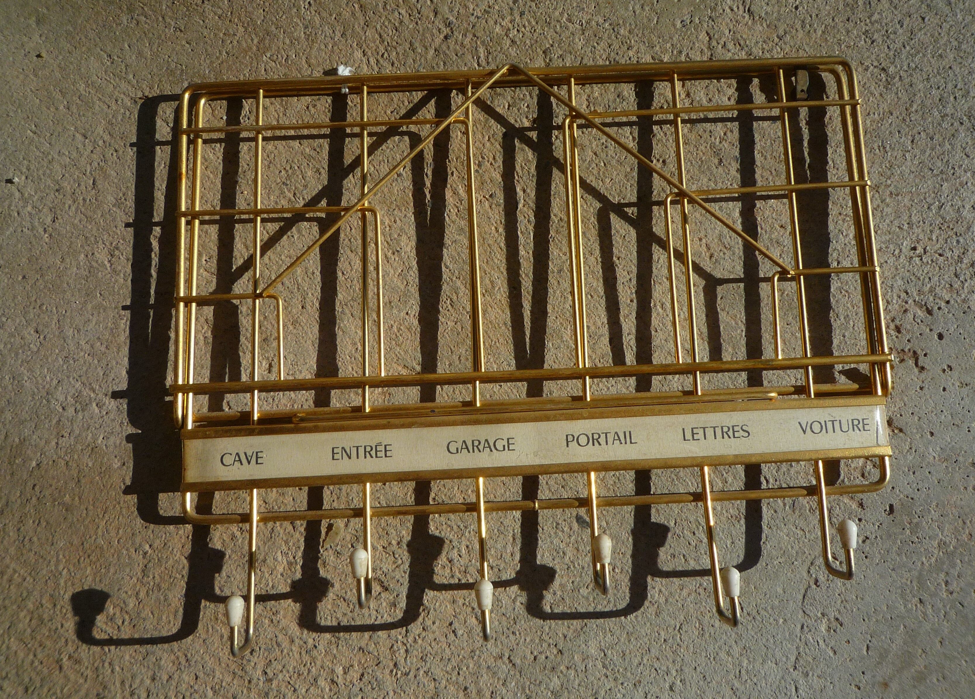 Grid hung keys, gilded metal, vintage 1960s