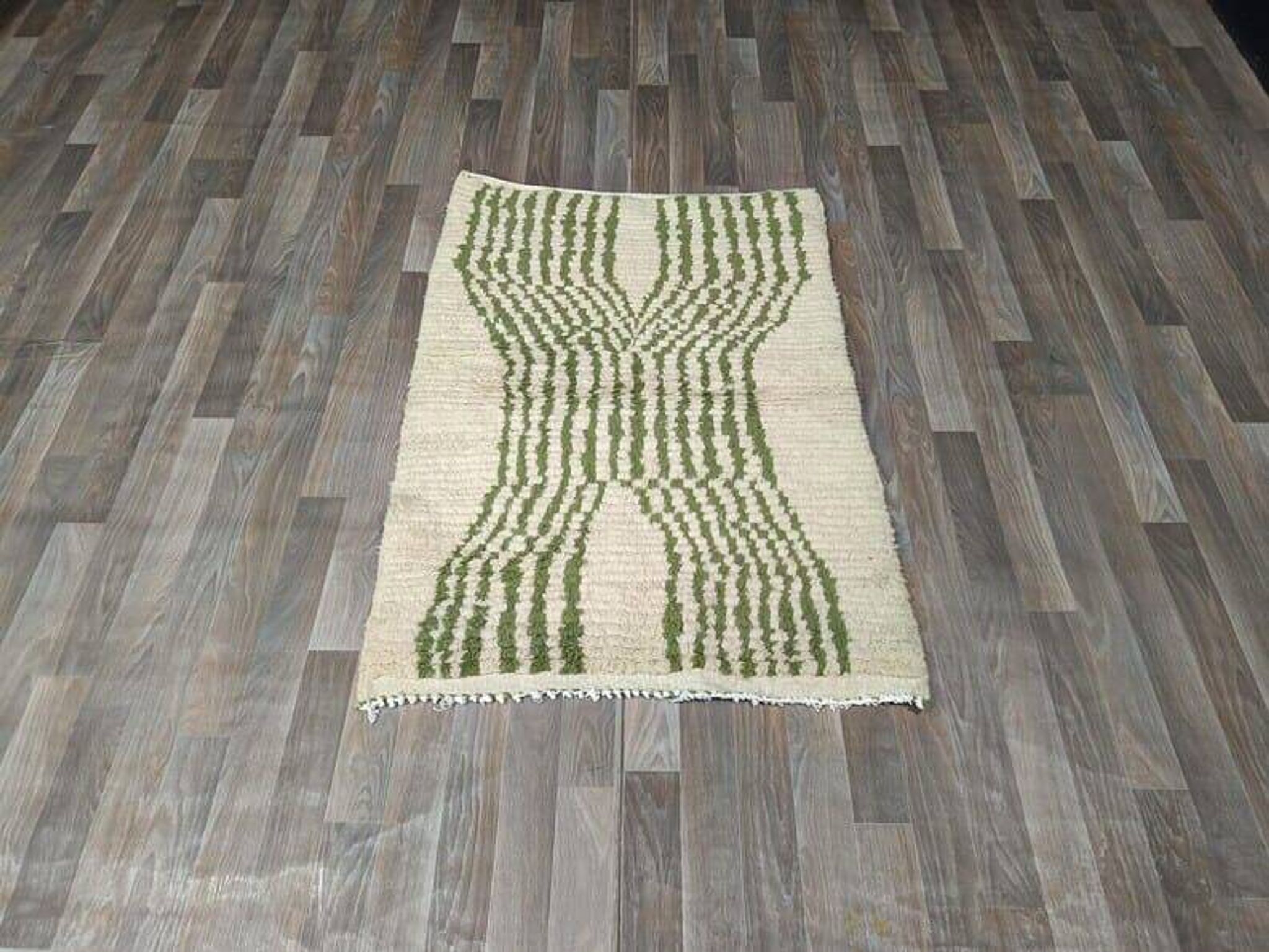 Tapis berbère fait main traditionnelle taille 250 x 250 cm
