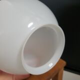 Opaque opaline globe