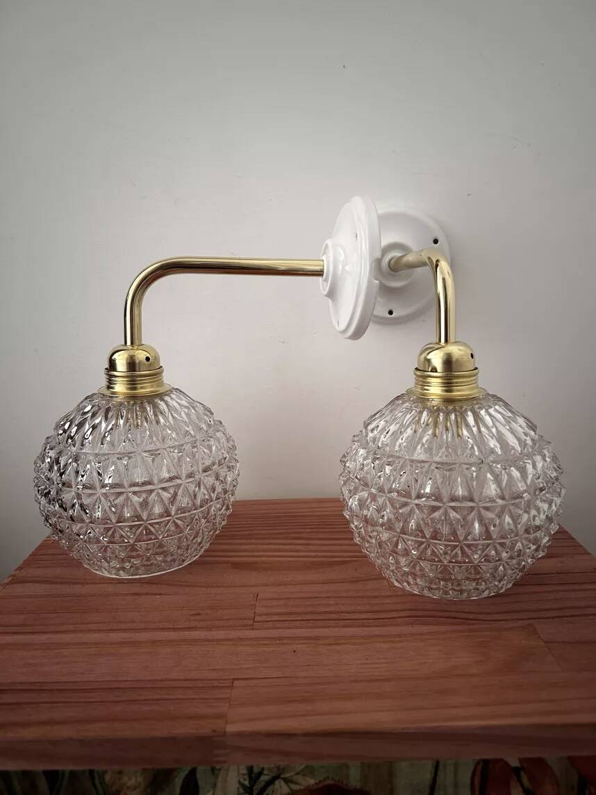 Appliques murales globes en verre