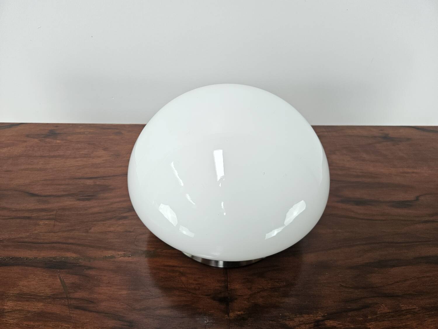 Lampe de table en verre blanc des années 70 avec interrupteur tactile