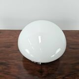 Lampe de table en verre blanc des années 70 avec interrupteur tactile