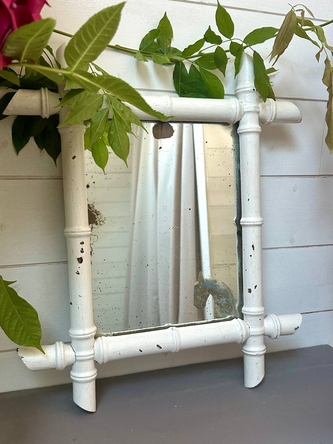 Ancien miroir en bois forme bambou