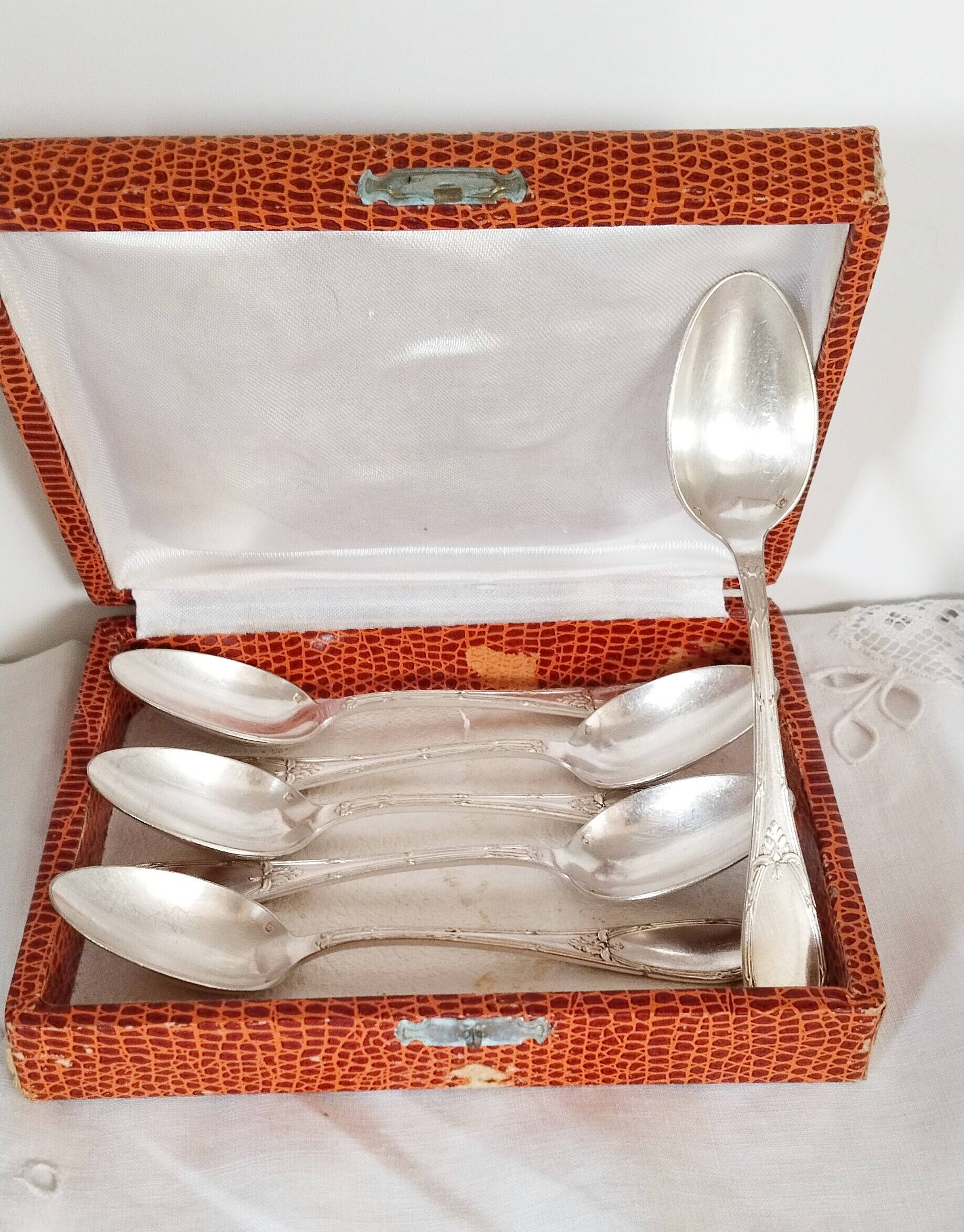 Cuillères à dessert en argent