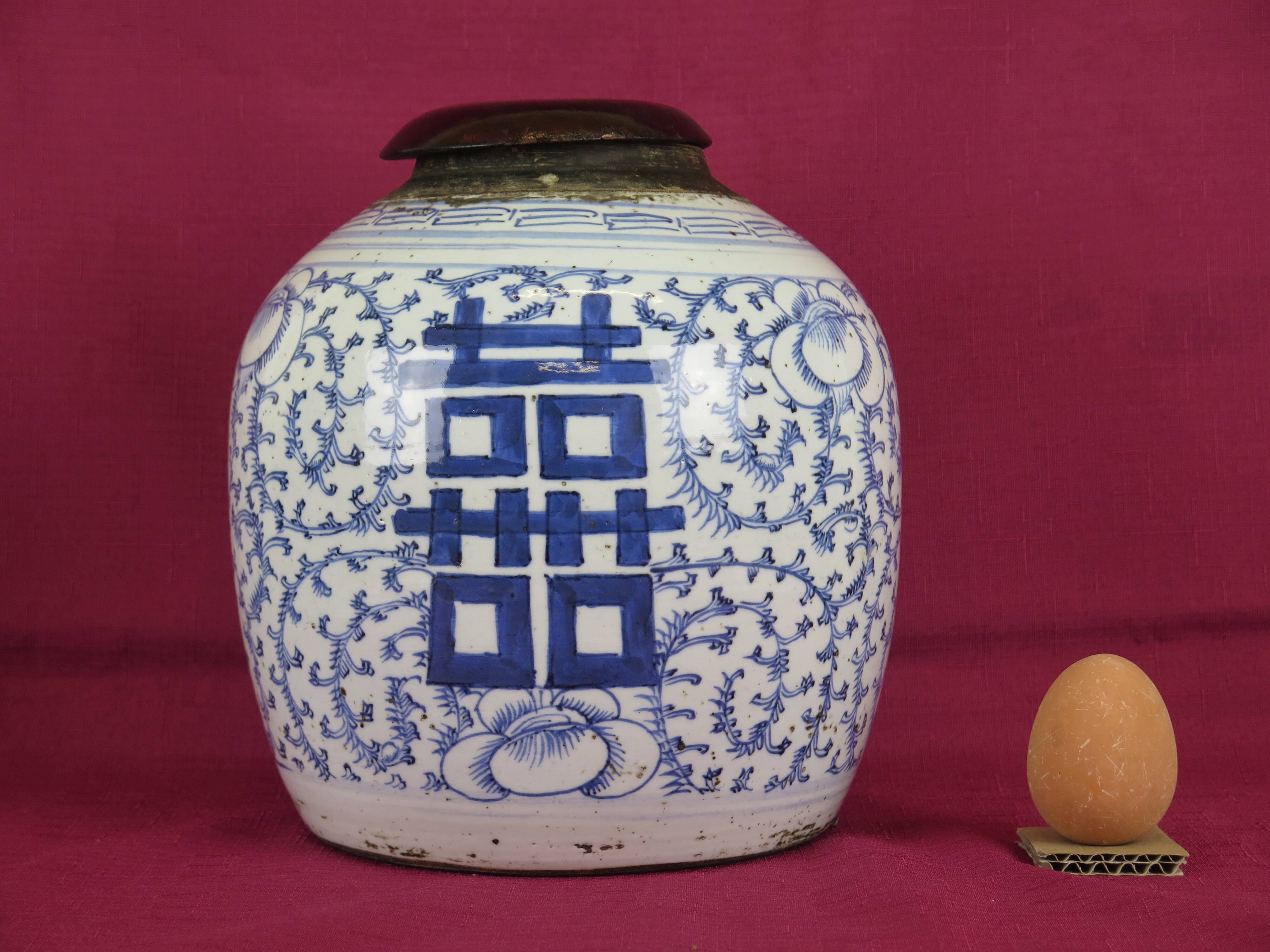 Vintage ceramic vase from China hand painted white blue wooden lid CM2
