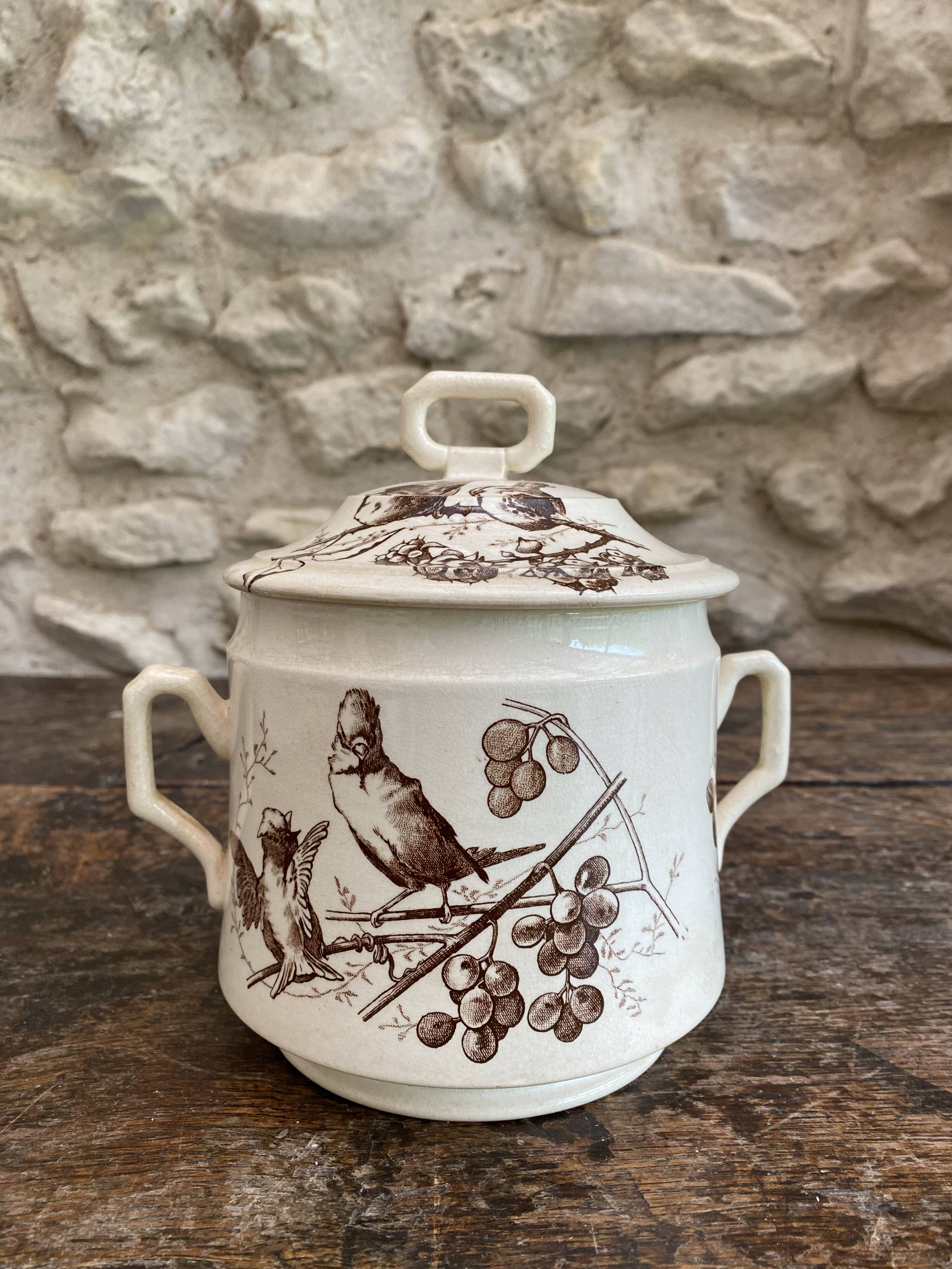 Earthenware bonbonnière