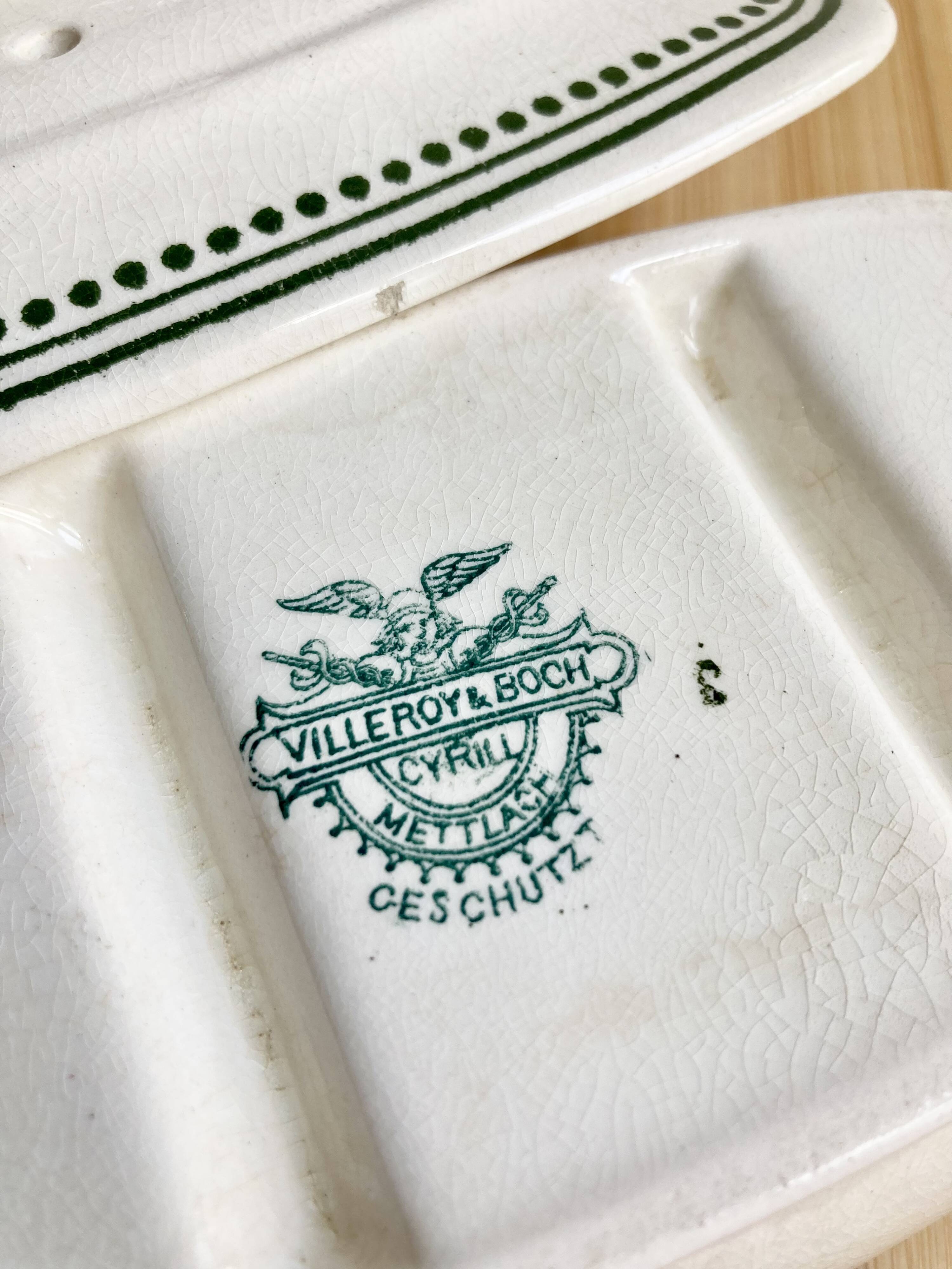 Soap box / Iron earth / Villeroy & Boch 19th century