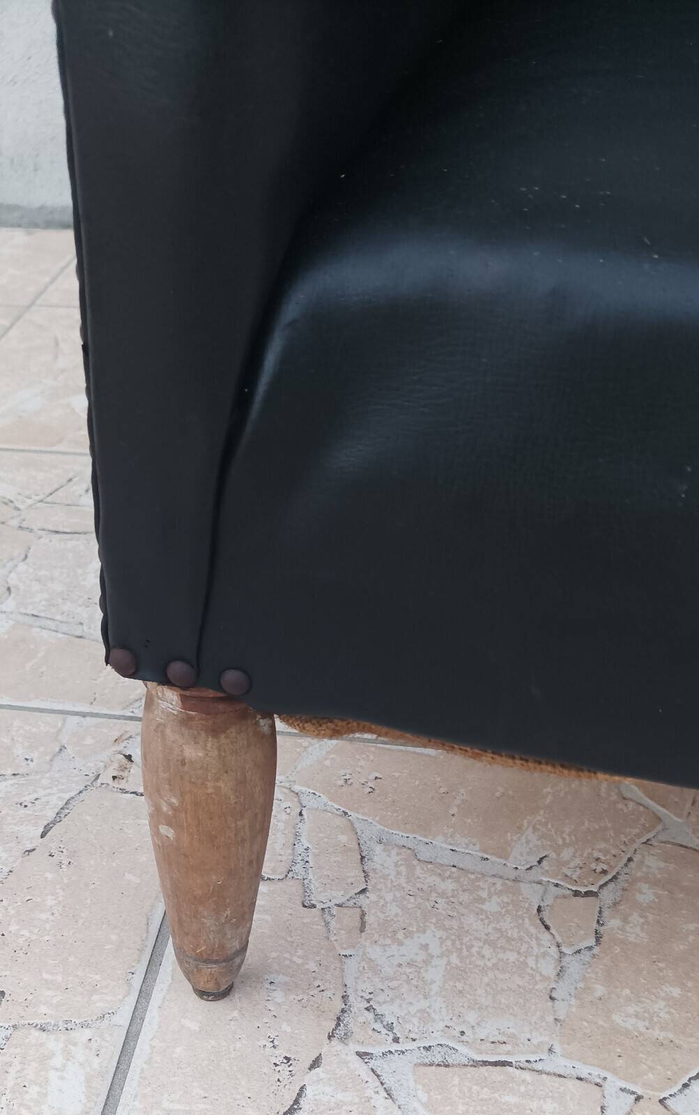 Art Deco armchair in leather