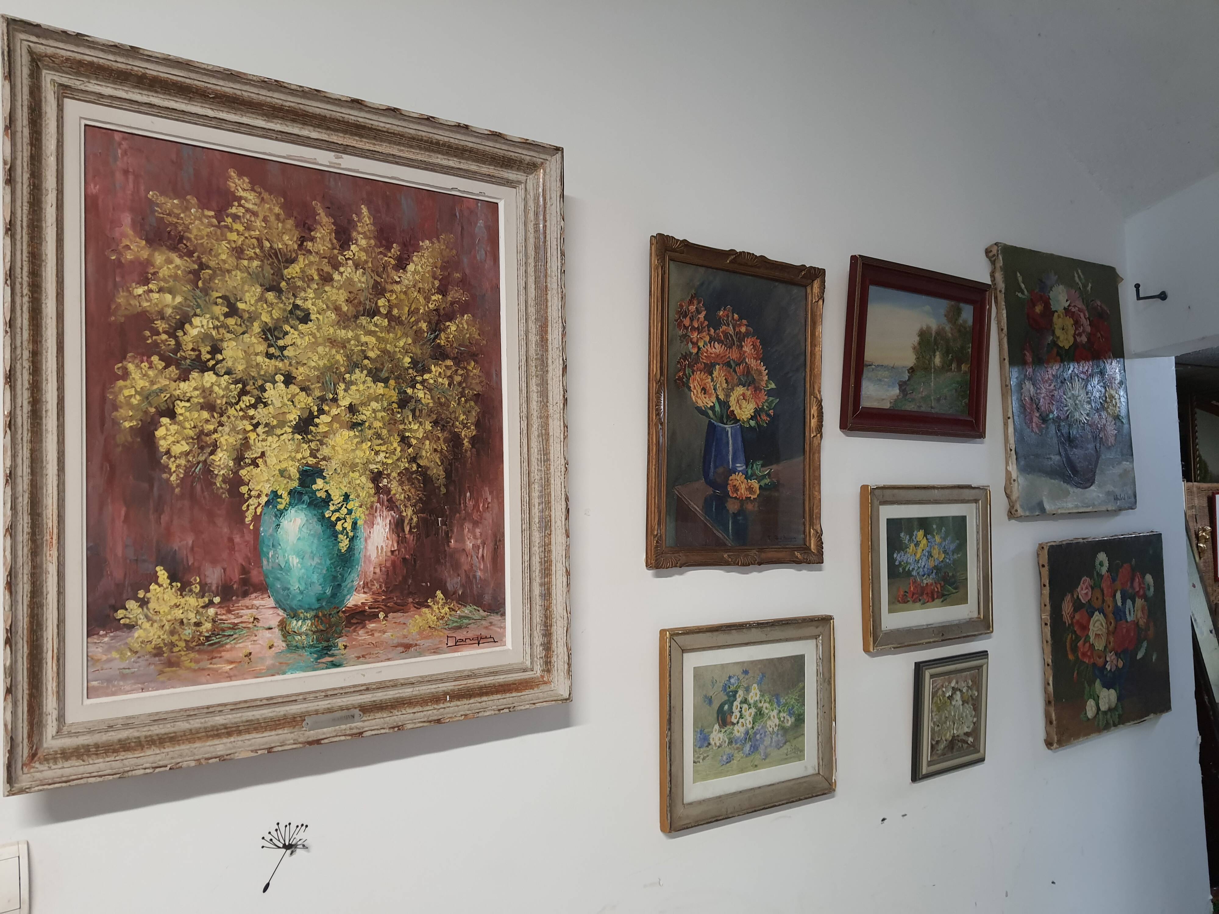 Painting bouquet of mimosa
