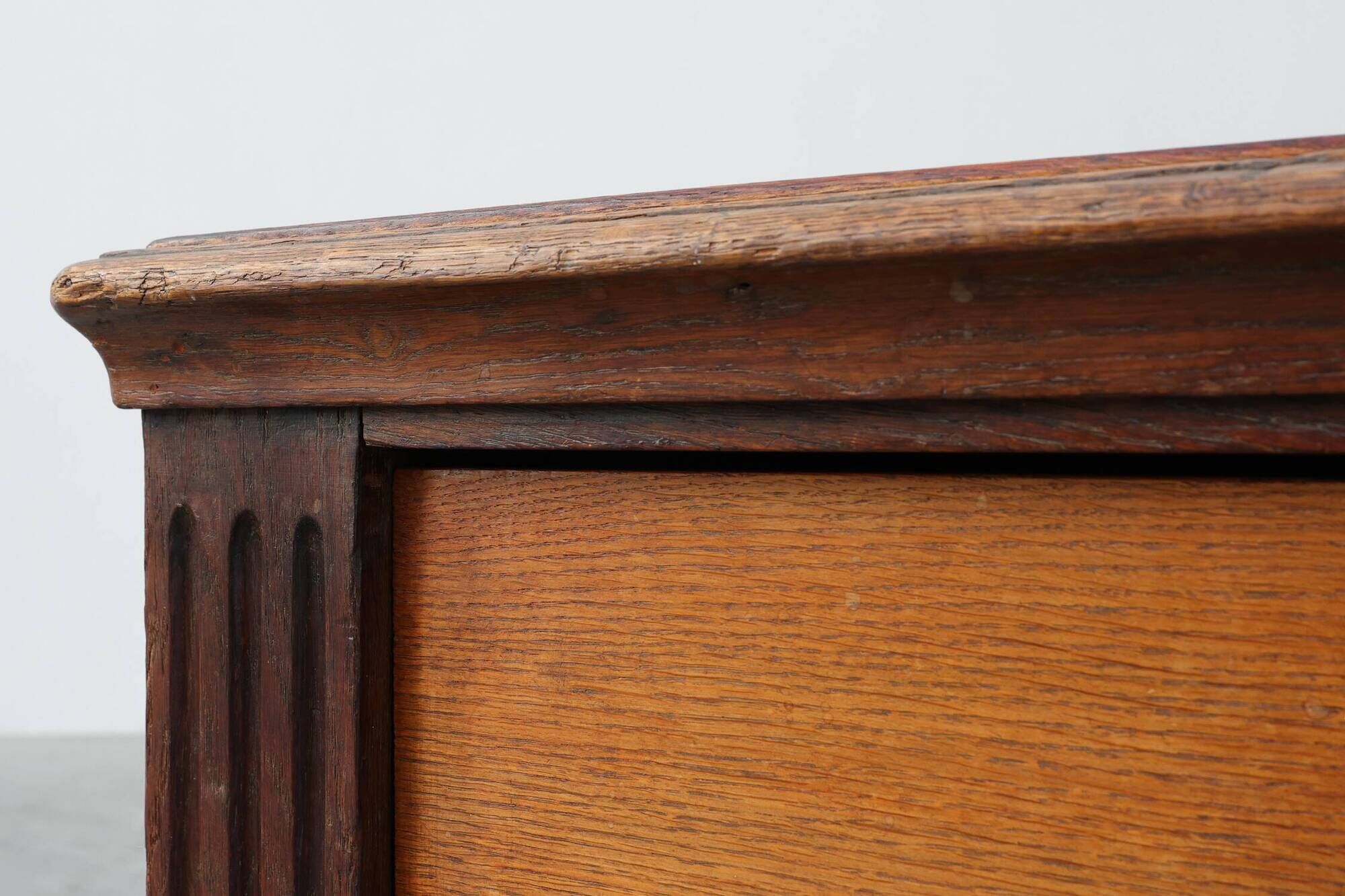 French Louis XVI Oak Commode with Fluted Corner Posts and Brass Handles, ci