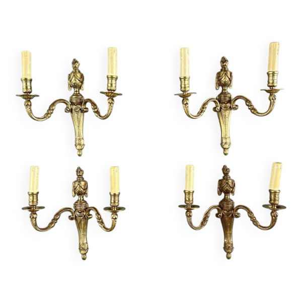 Suite de quatre appliques en bronze, style Louis XVI, XXe siècle — Beyit