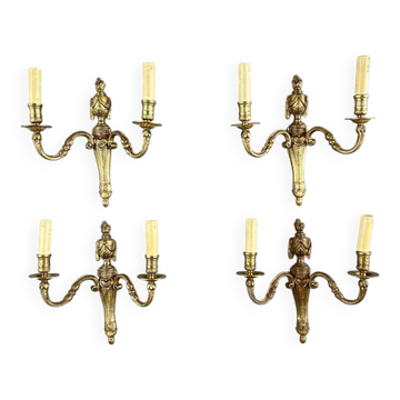 Suite de quatre appliques en bronze, style Louis XVI, XXe siècle