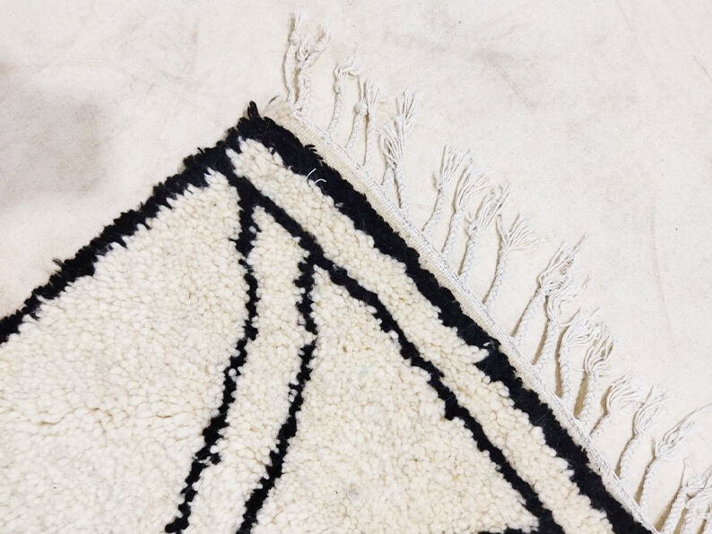 Moroccan berbere carpet 250x152cm