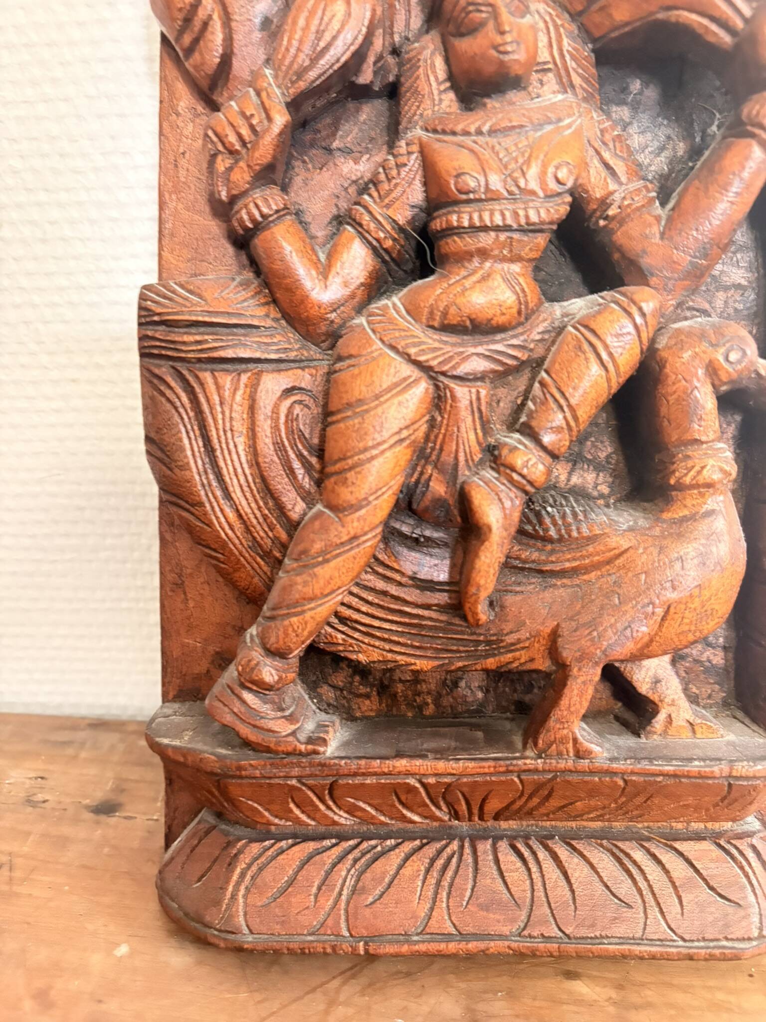 Tableau, panneau en bois sculpté vintage figurant une divinité, Inde