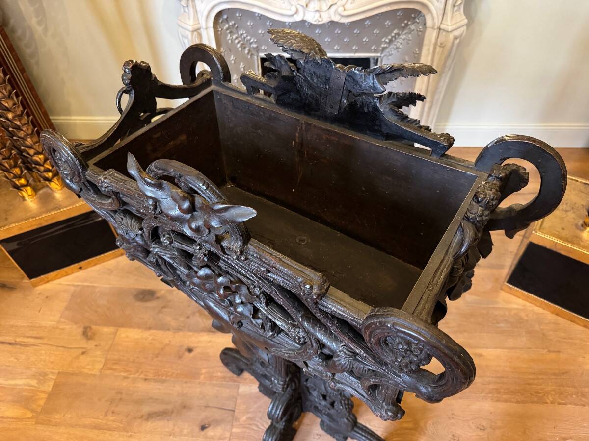 Carved wooden jardinière, Black Forest work, 19th century.