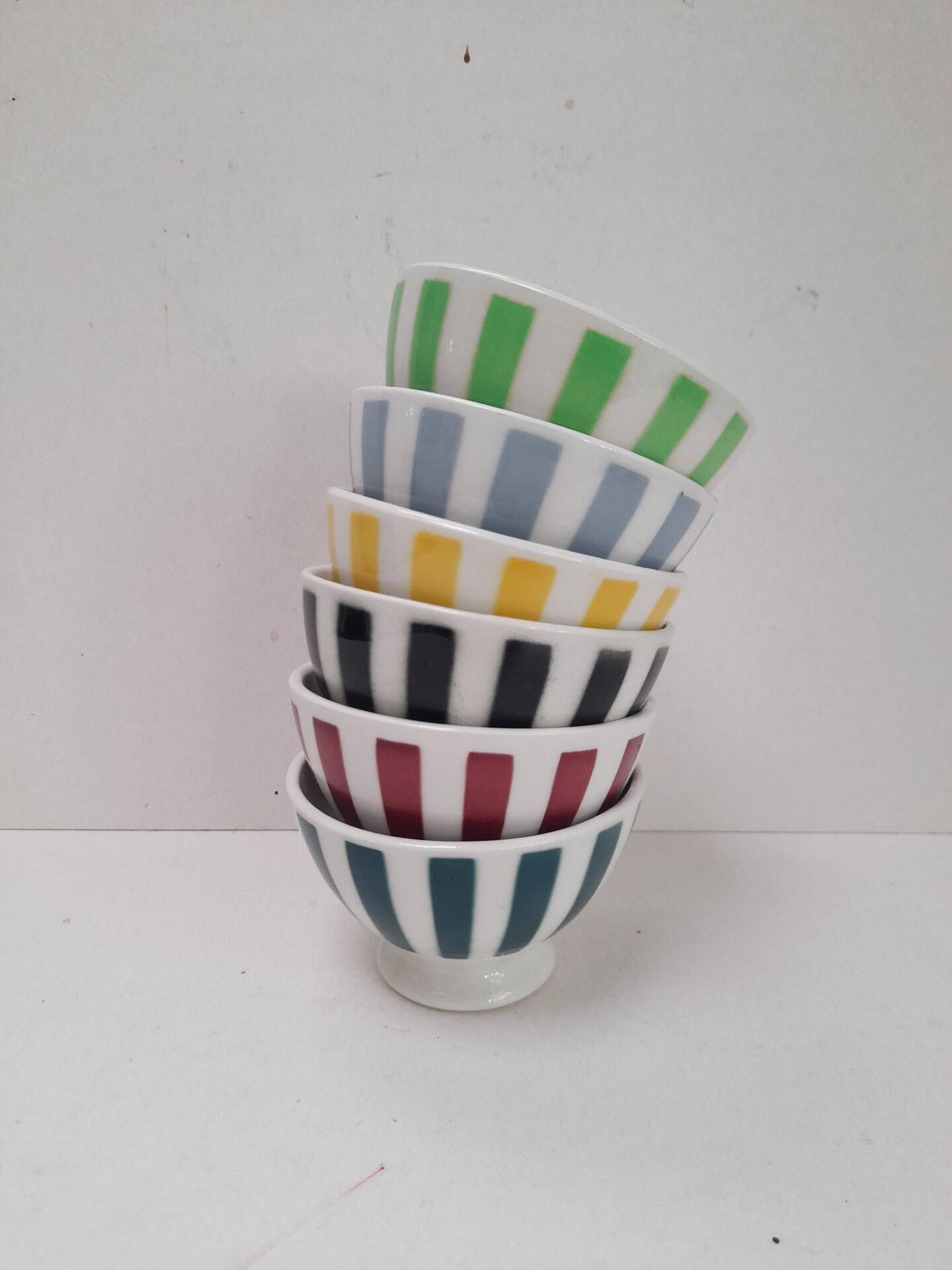Set of 6 vintage Boch La Louvière bowls from the 1950s.