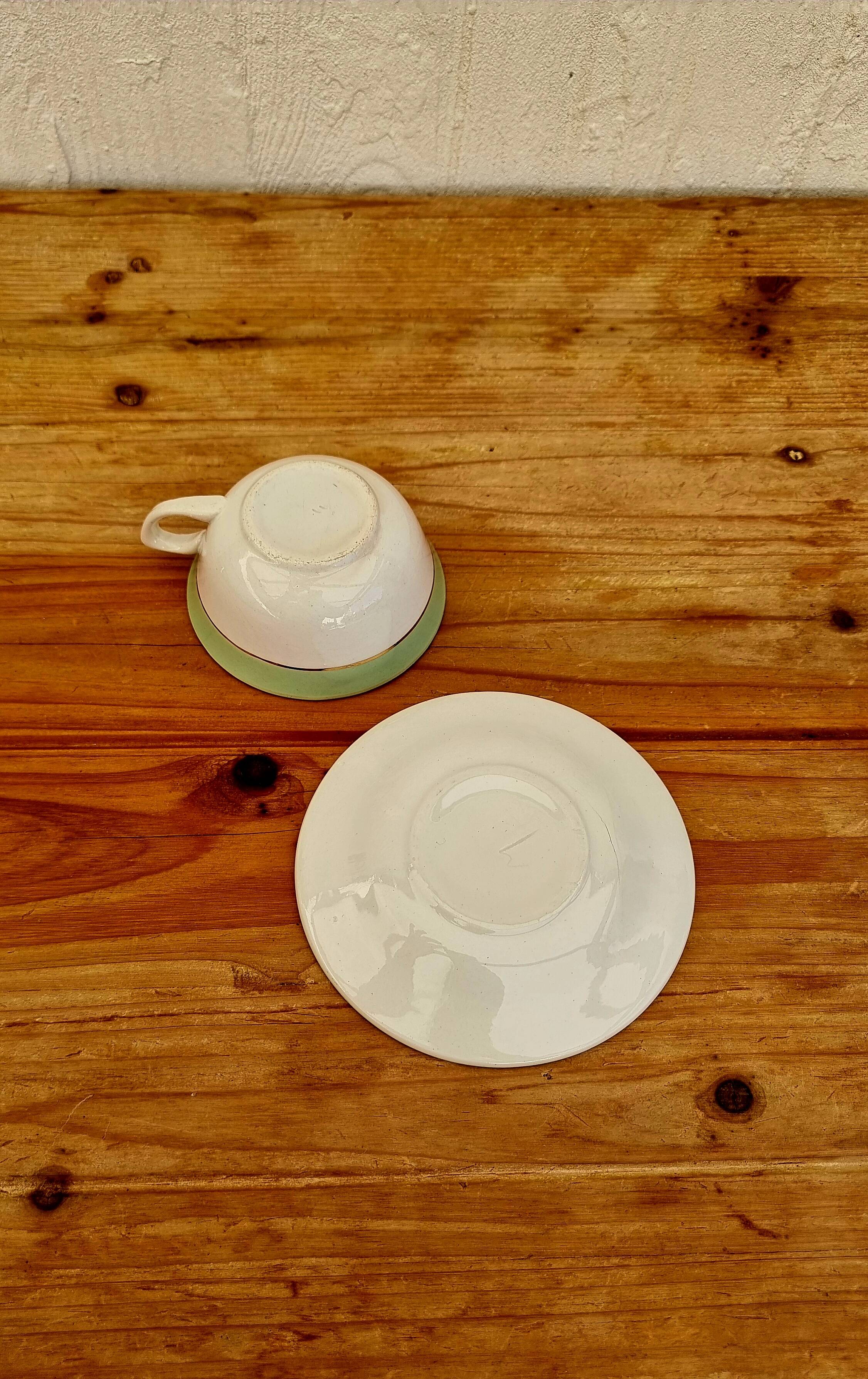 Set of 3 pastel mugs with vintage bowl