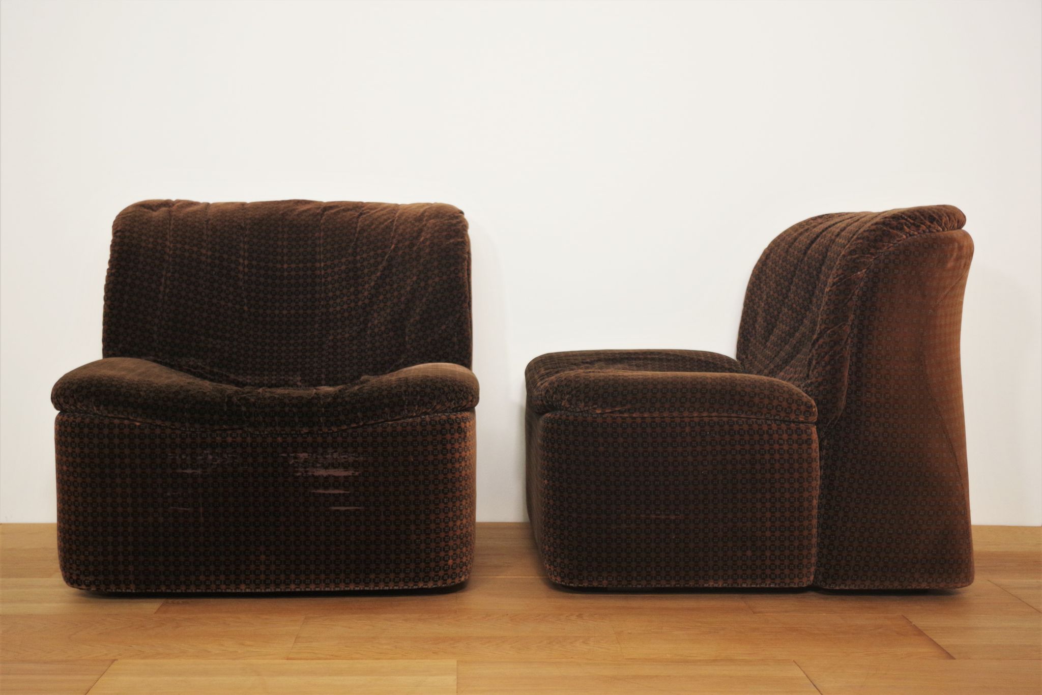 Armchairs Emmetre with Table by Guido Fareschini for Mariani, 1970s, Set of 4
