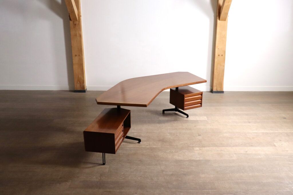 Osvaldo Borsani T96 Boomerang desk for Tecno, Italy, 1956