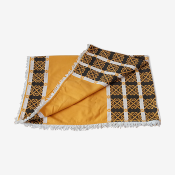 Vintage yellow and black tablecloth 140×180cm