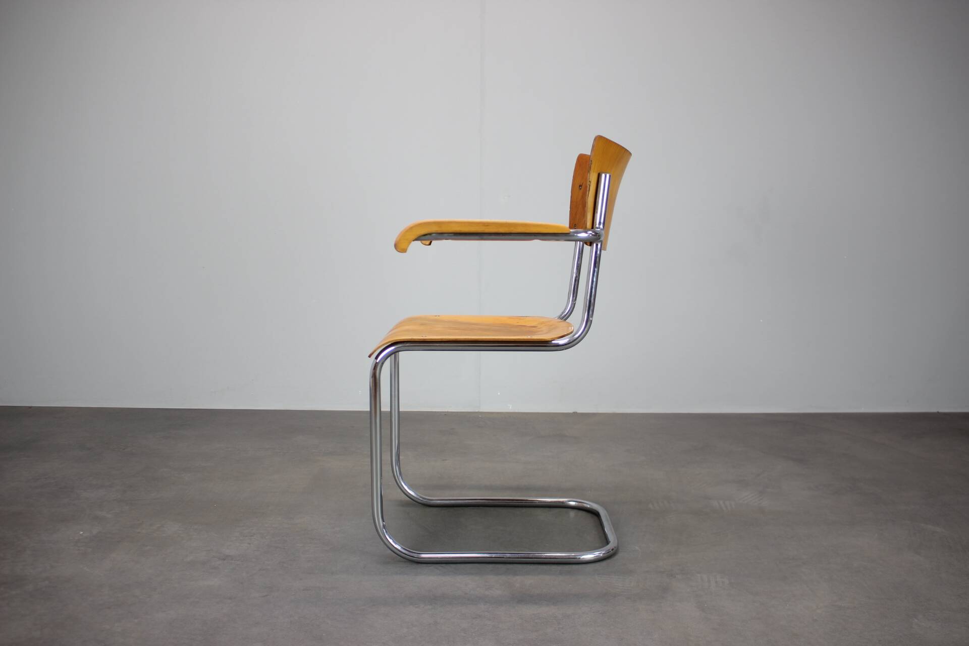 Chrome tubular chair in the style of Mart Stam, Czechoslovakia, 1930s.