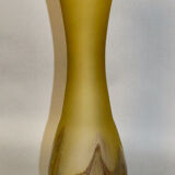 Vase en pâte de verre à long col