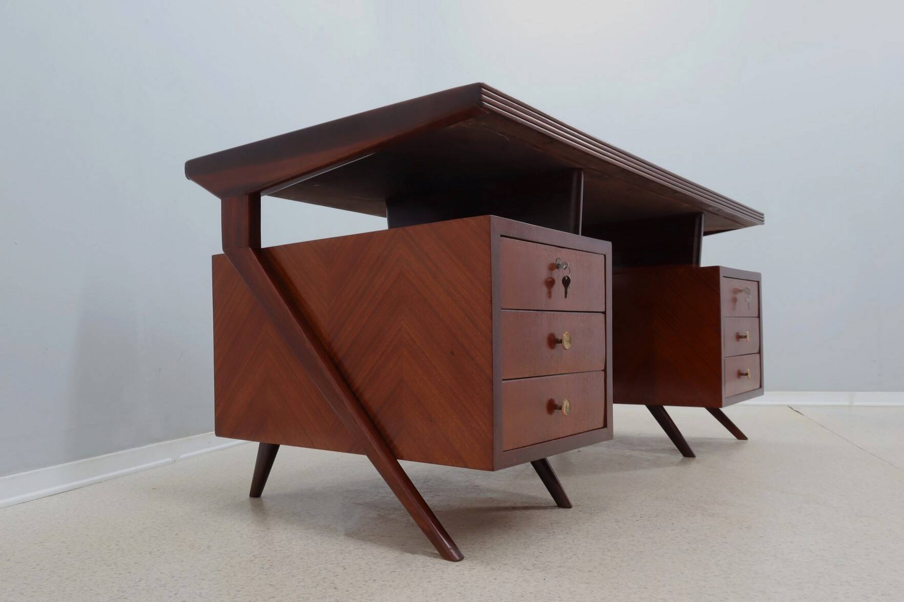 Bureau courbé vintage de design italien 1950
