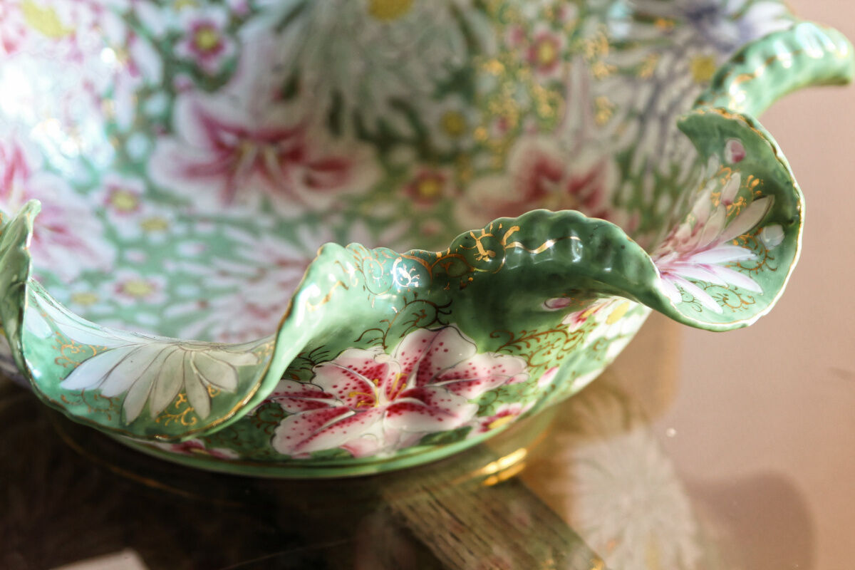 Polylobed earthenware salad bowl