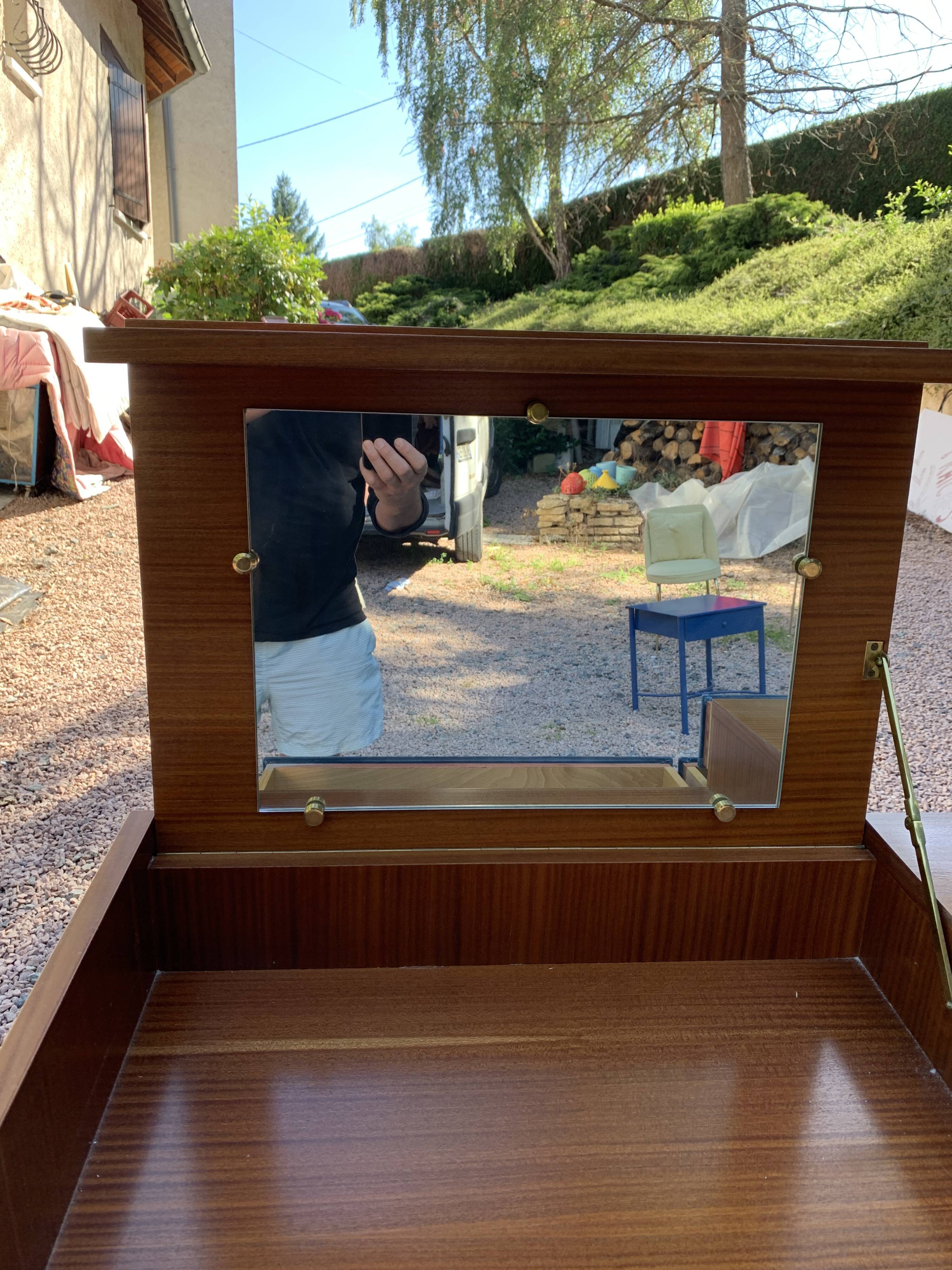 Vintage chest of drawers