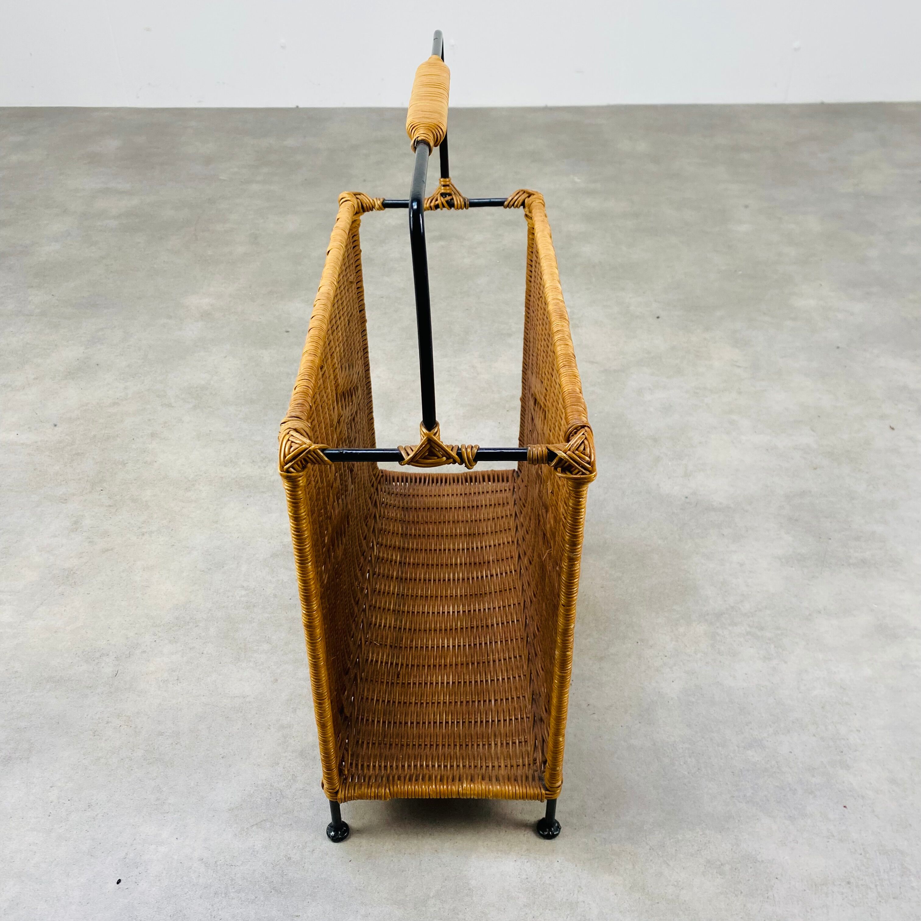 Magazine holder 50s rattan and metal