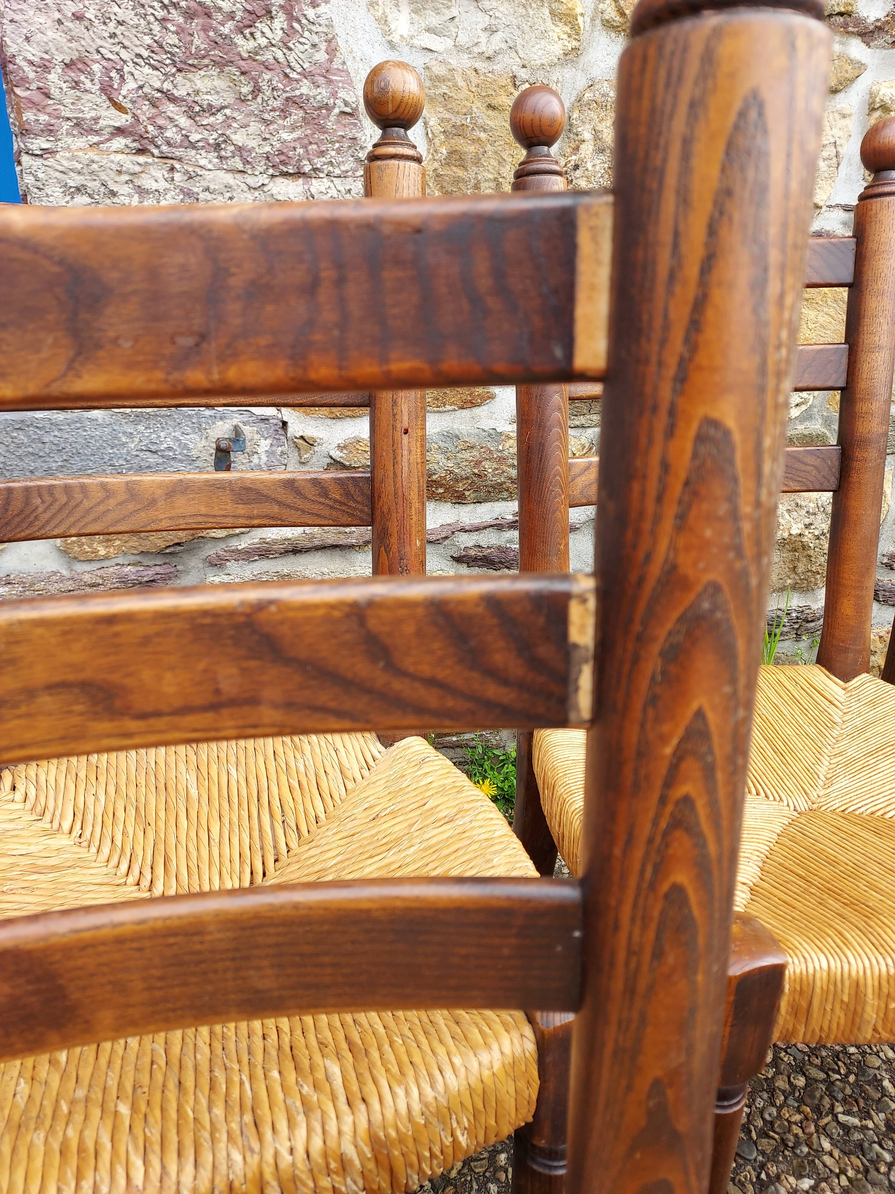Set of 6 mulched wooden chairs
